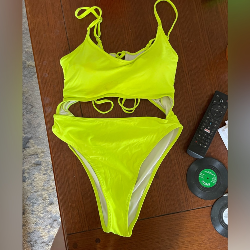 Bathing suit